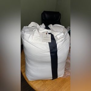 Hearth & Hand King Comforter with 2 king shams